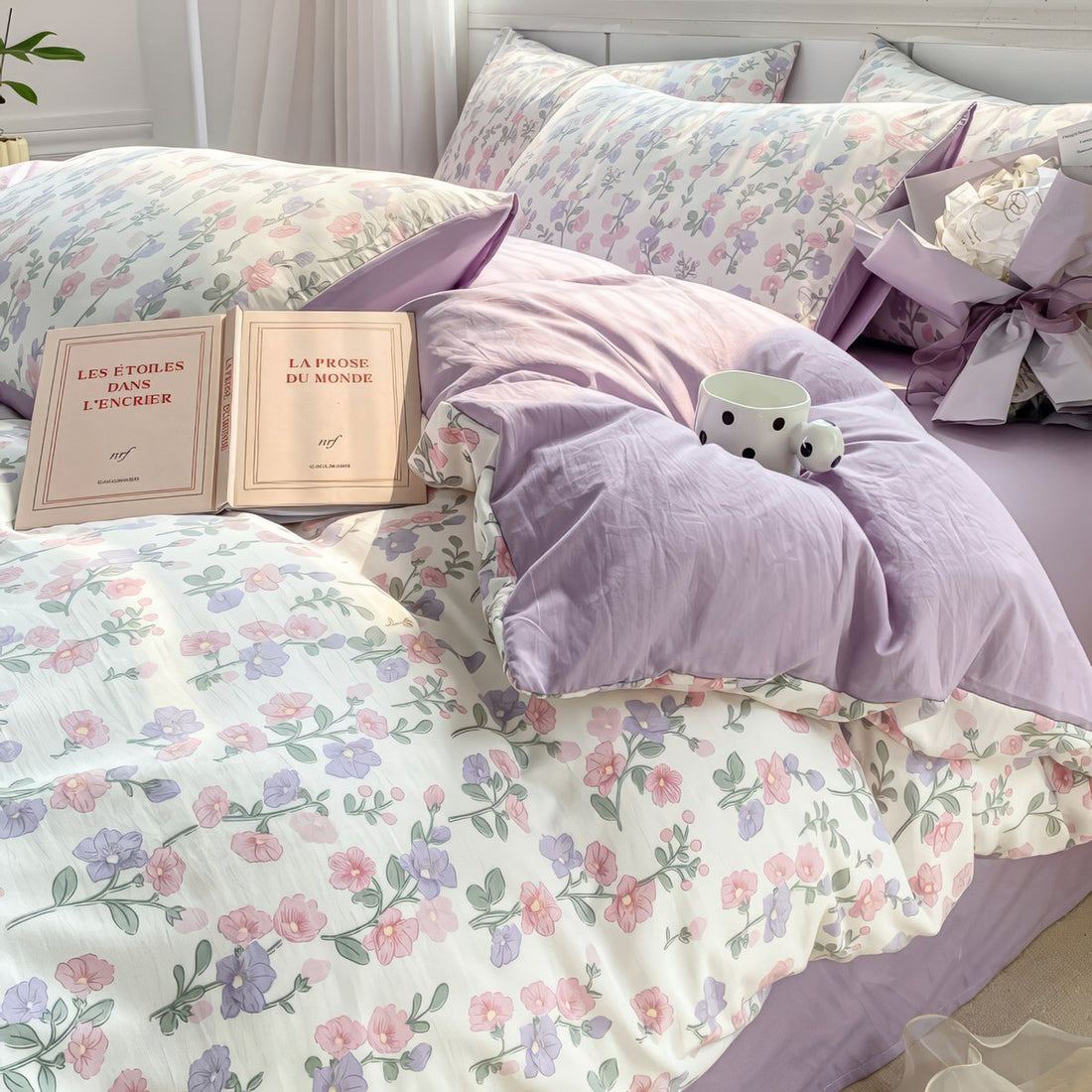 Zestaw pościeli z miękkich fioletowych kwiatów