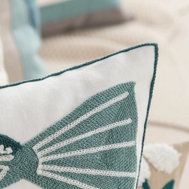 Poduszki dekoracyjne z haftem Spring Joy