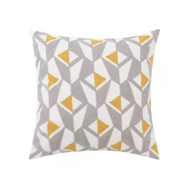 Poduszki dekoracyjne z haftem Spring Joy