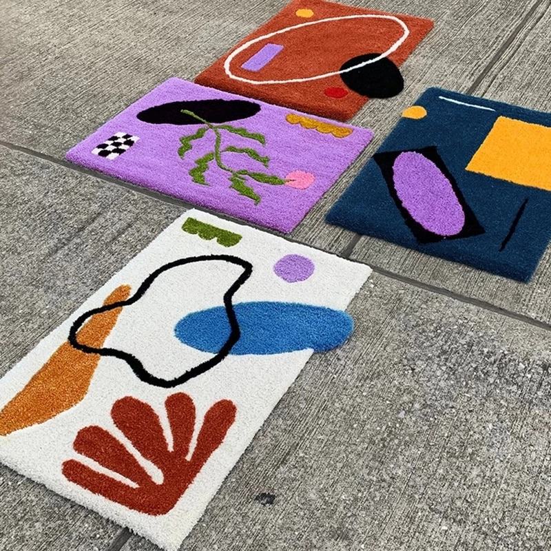 Dywaniki akcentowe z abstrakcyjnymi kształtami