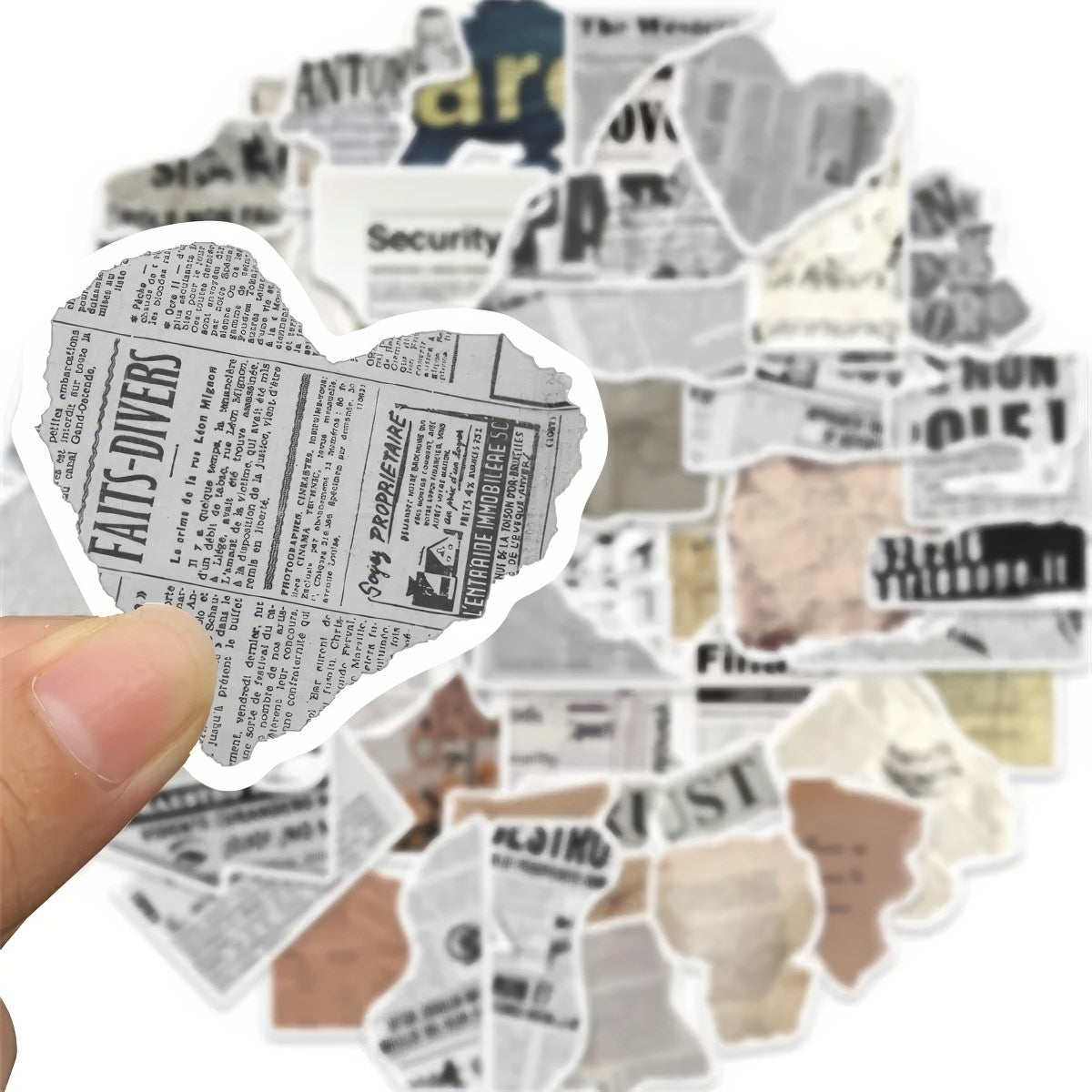 Zestaw naklejek z kolażami ze starych gazet