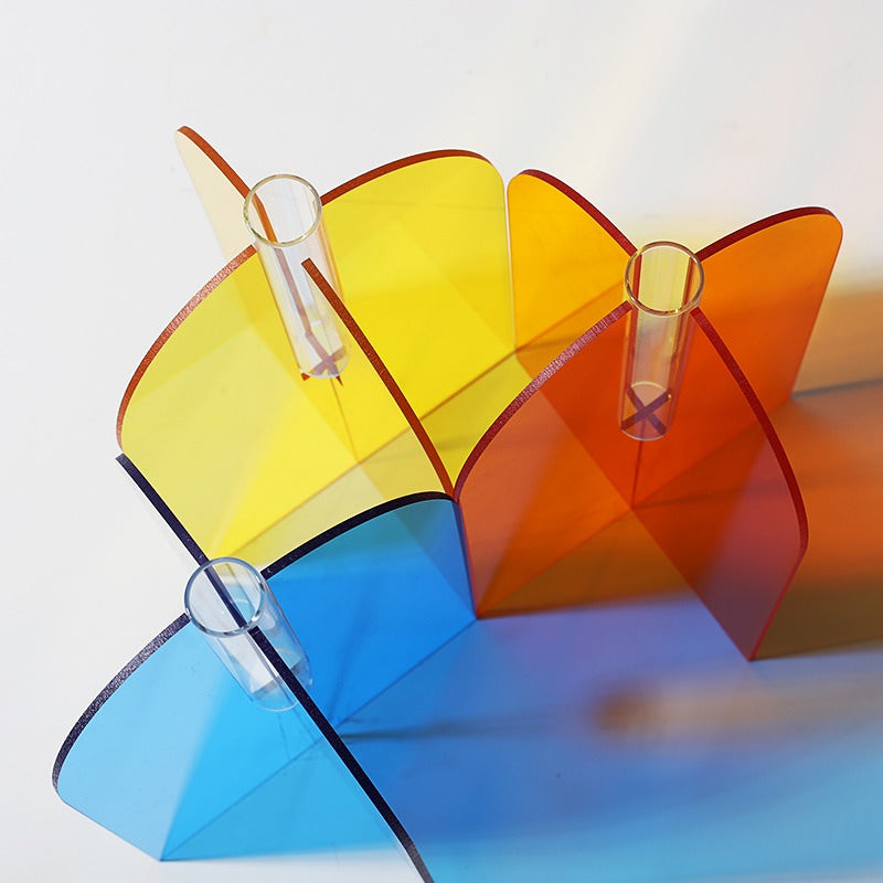 Wazon z akrylu w nowoczesnym stylu