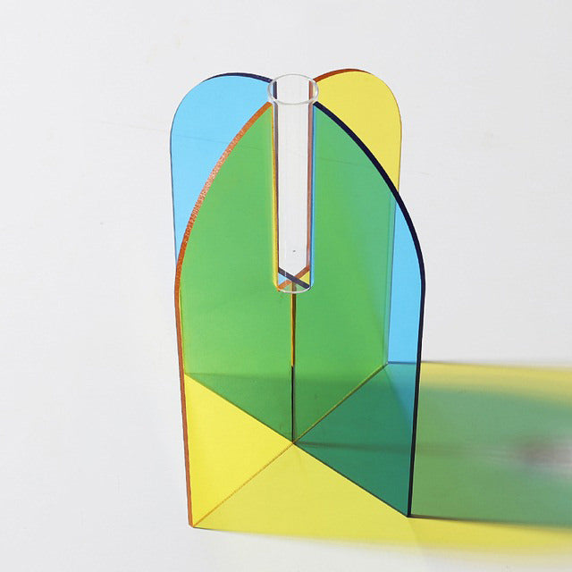 Wazon z akrylu w nowoczesnym stylu