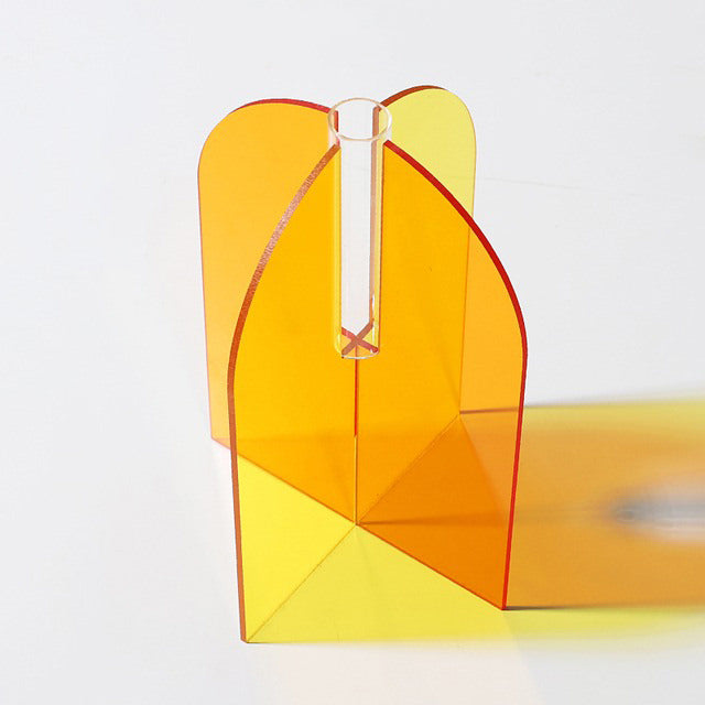 Wazon z akrylu w nowoczesnym stylu