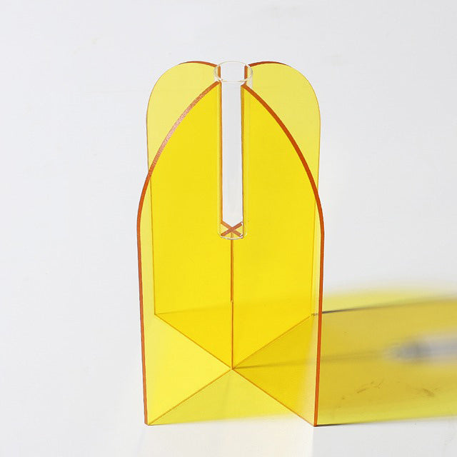 Wazon z akrylu w nowoczesnym stylu