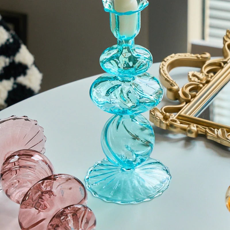 Szklany świecznik w kolorze aqua blue