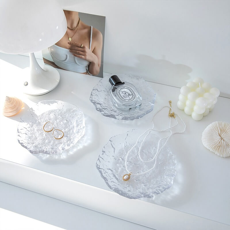 Talerz na biżuterię z pękniętym szkłem