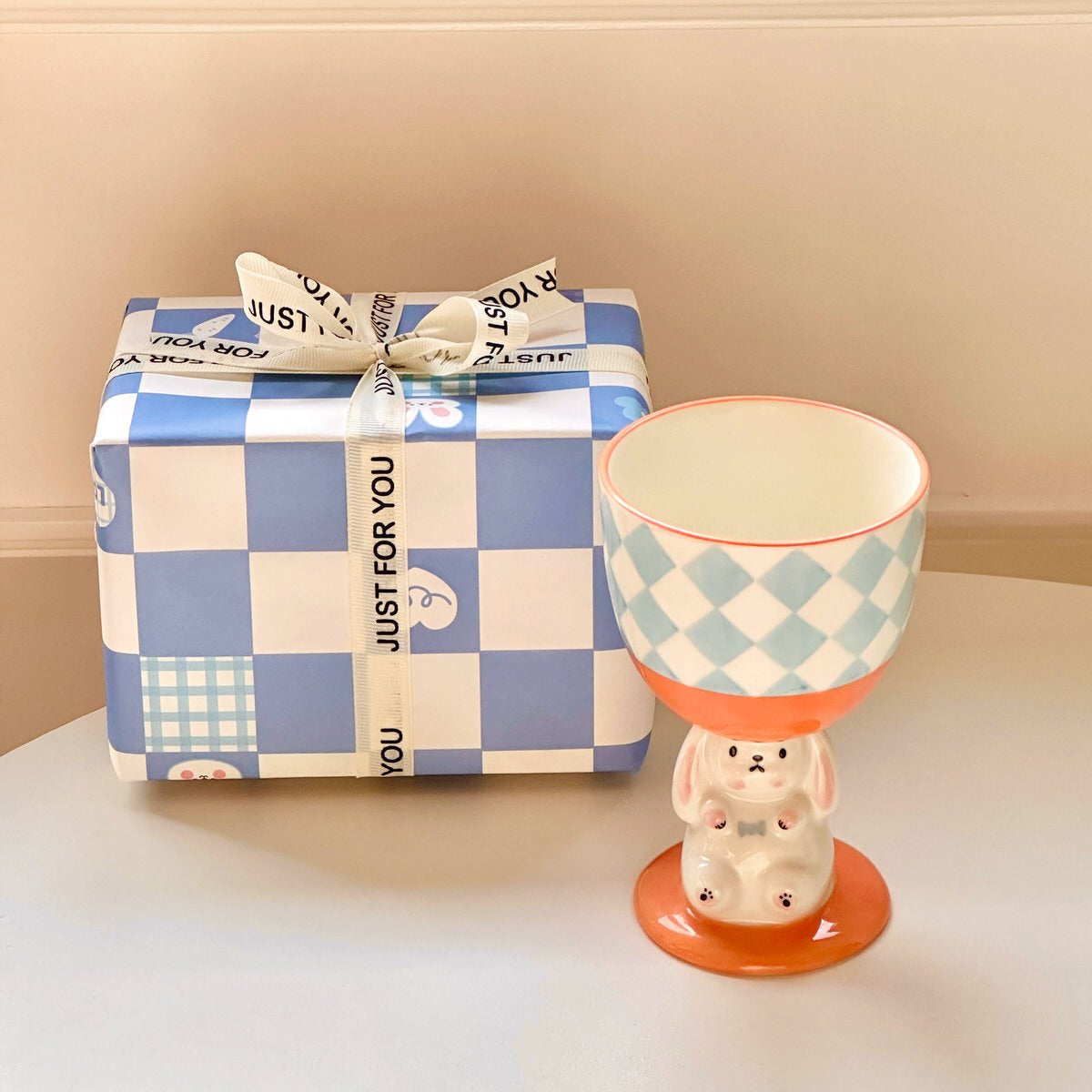 Podstawkowy kubek Coquette Bunny