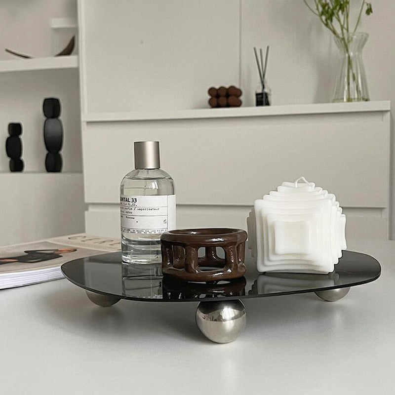 Nietypowa podstawa na perfumy z akrylu