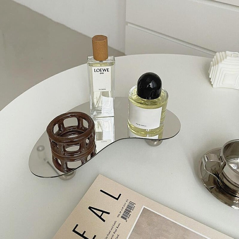 Nietypowa podstawa na perfumy z akrylu