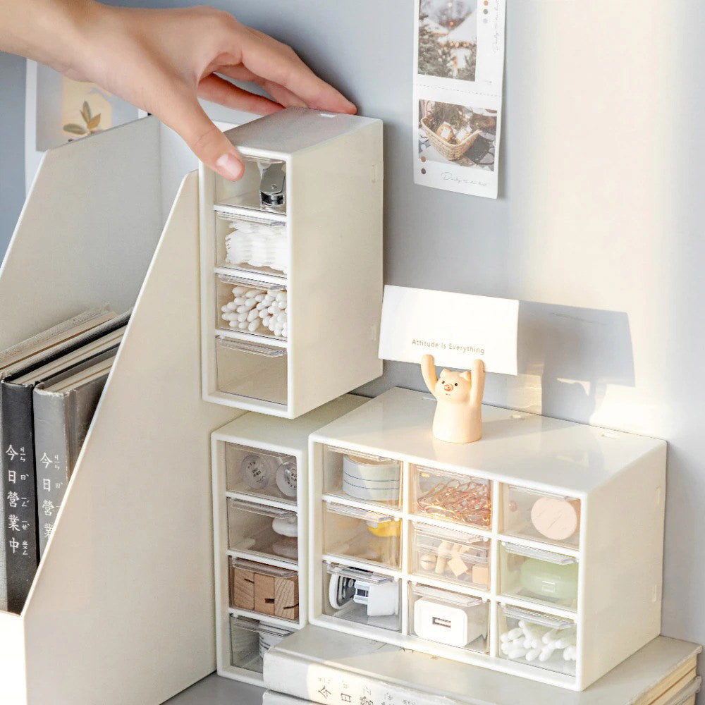 Minimalistyczna mini szuflada biurkowa