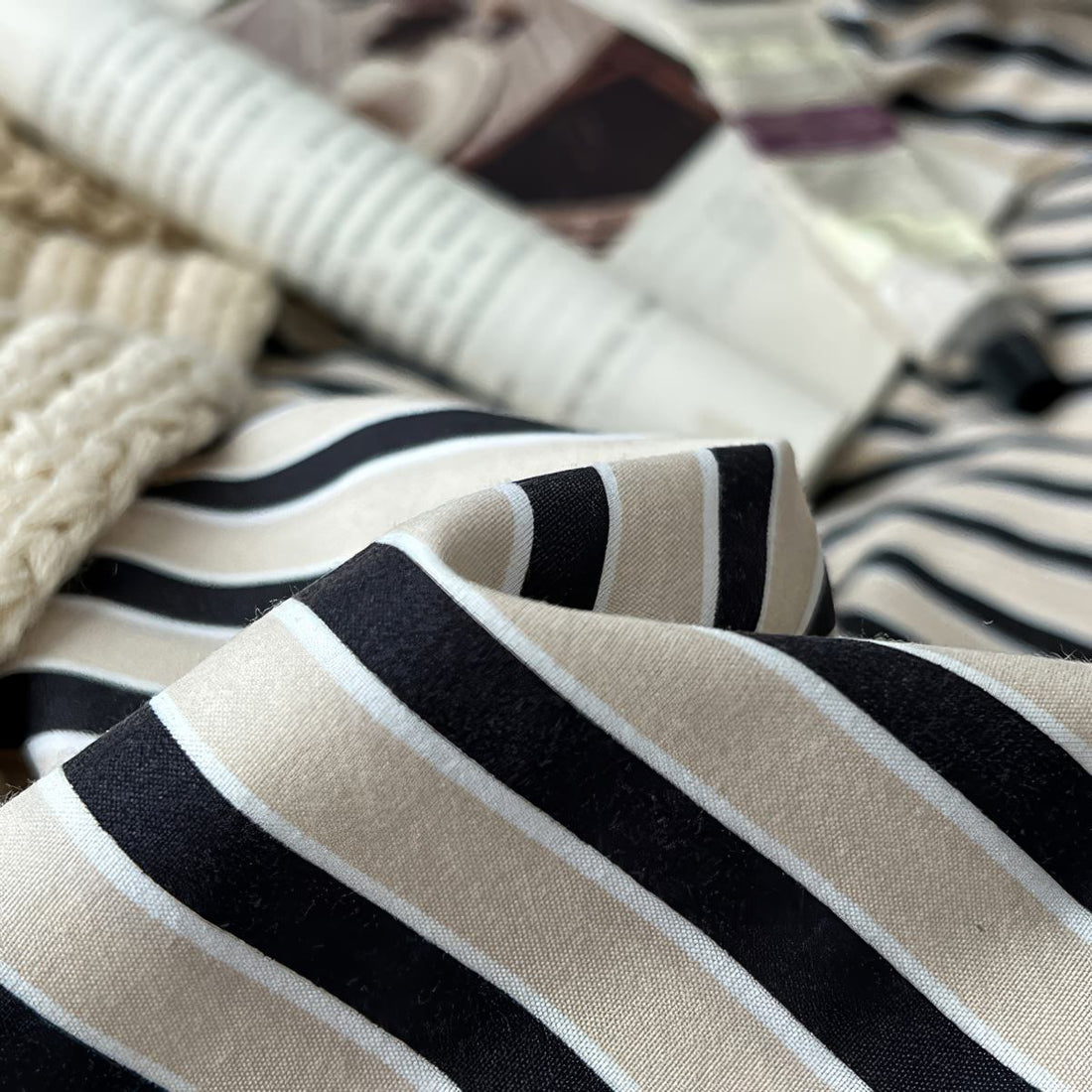 Komplet pościeli w pasiaki granatowo-kremowe