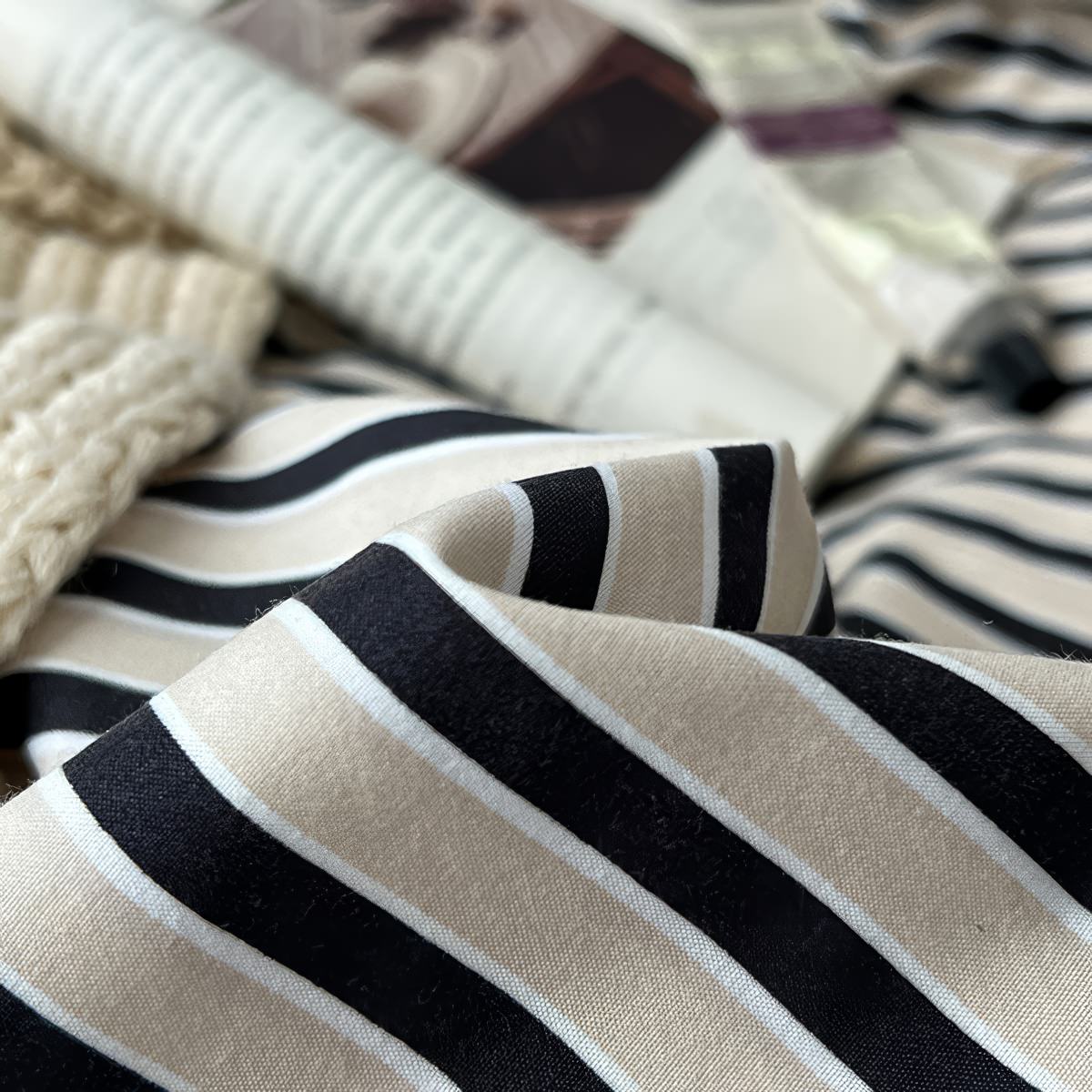 Komplet pościeli w pasiaki granatowo-kremowe