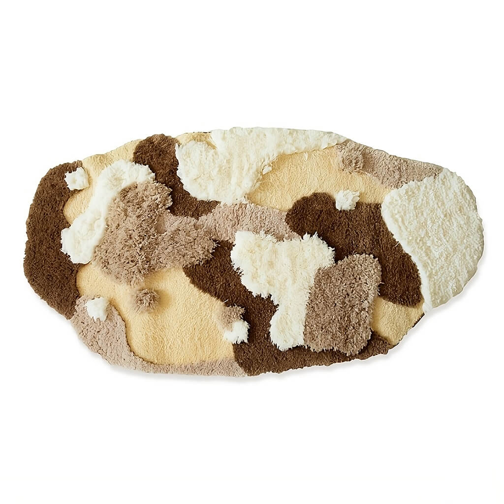 Dywan akcentowy z tkaniny w ziemistych odcieniach