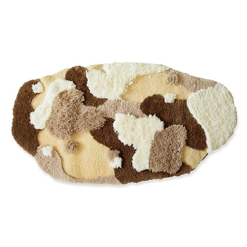 Dywan akcentowy z tkaniny w ziemistych odcieniach