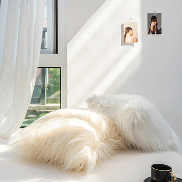 Prześcieradło na poduszkę z faux futra w kolorze brudnym