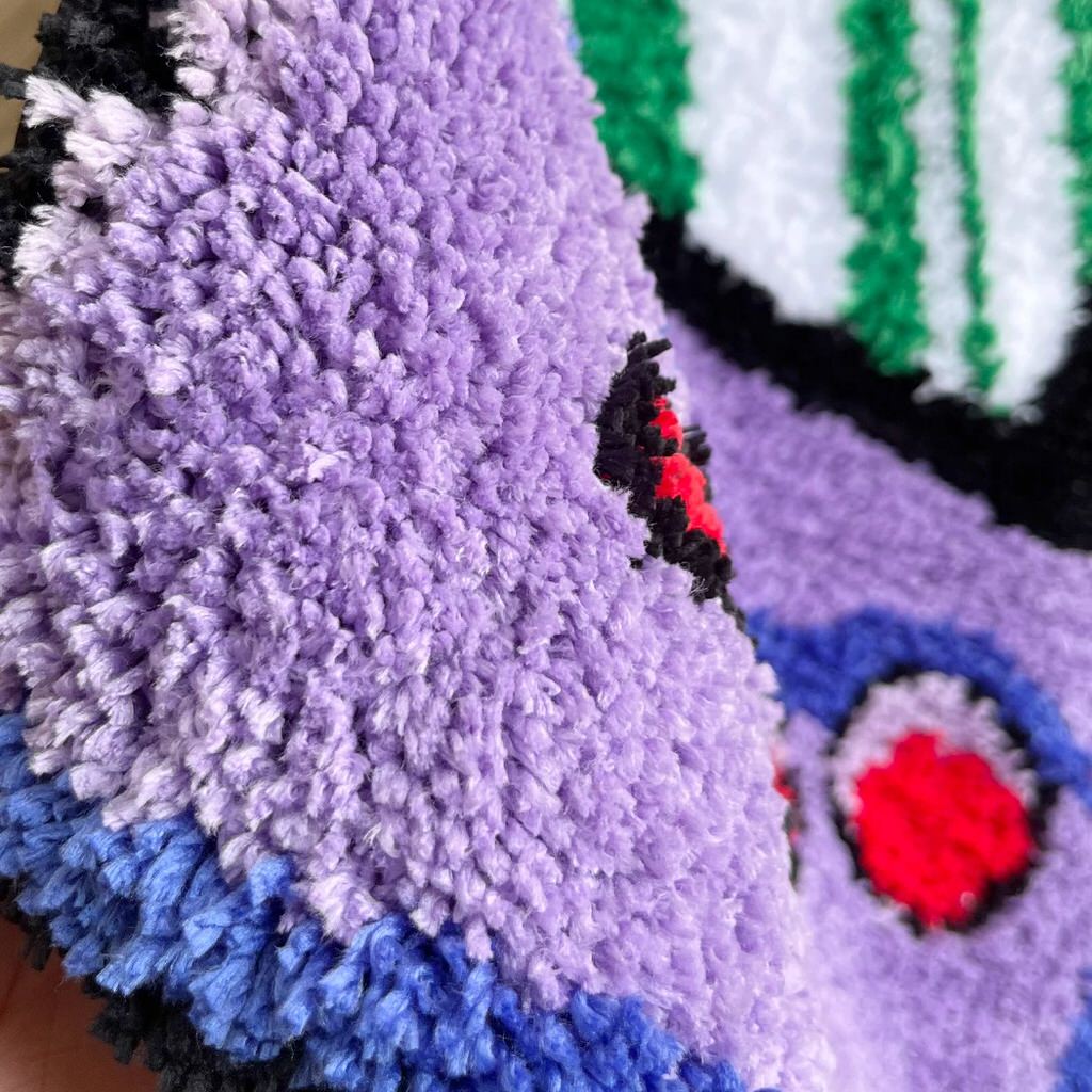 Asystent konsoli do gier z wykończeniem tufted na dywanie akcentowym