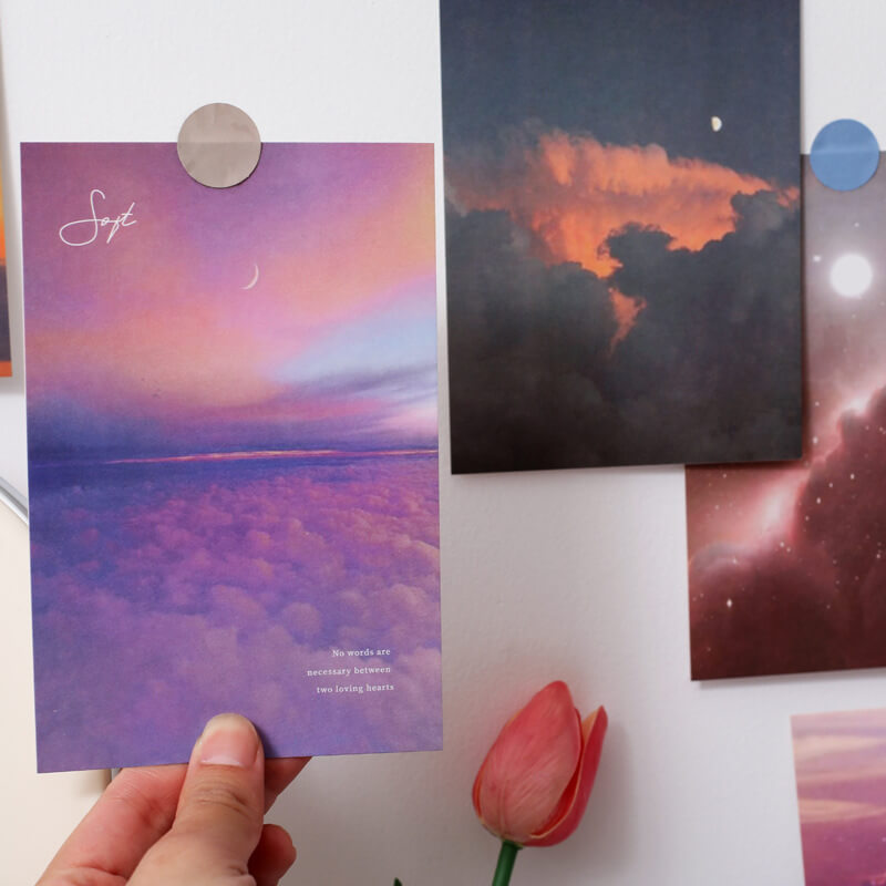 Kolorowe karty pocztowe z chmurami brokatowymi na ścianę