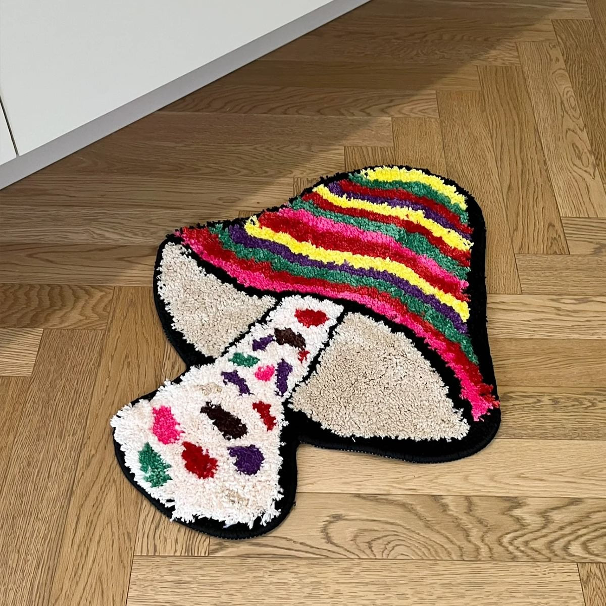 Miękka dywanik z grzybami w stylu groovy