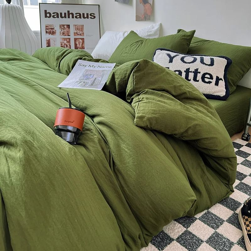 Pościel w jednolitym kolorze z powyłamywanymi arkuszami