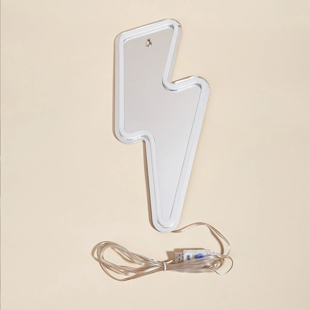 Wielobarwny lustrowany neonowy napis z błyskawicą