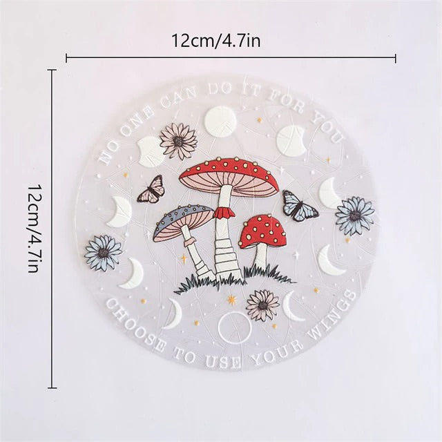 Naklejki z magią grzybów i łapaczem słońca
