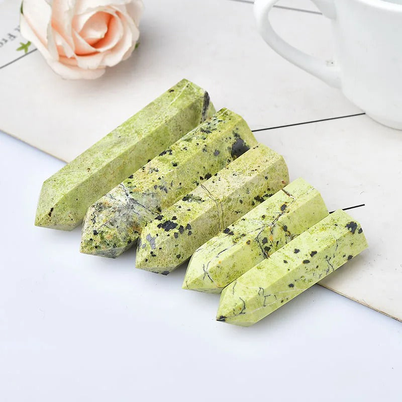 Wieża z kryształu serpentynowego zielonego