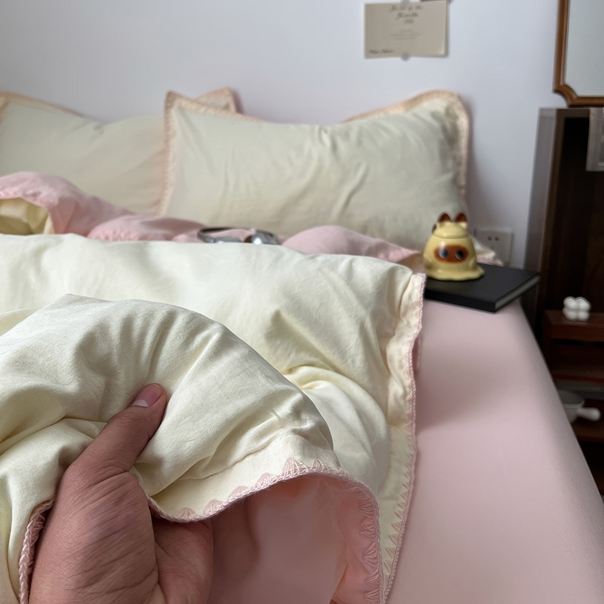 Zestaw pościeli w jasnoróżowe i żółte pastele