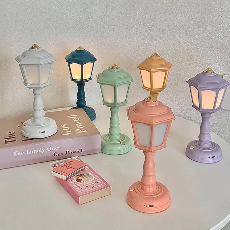 Miniaturowa Retro Lampa Uliczna w Stylu Pastelowym