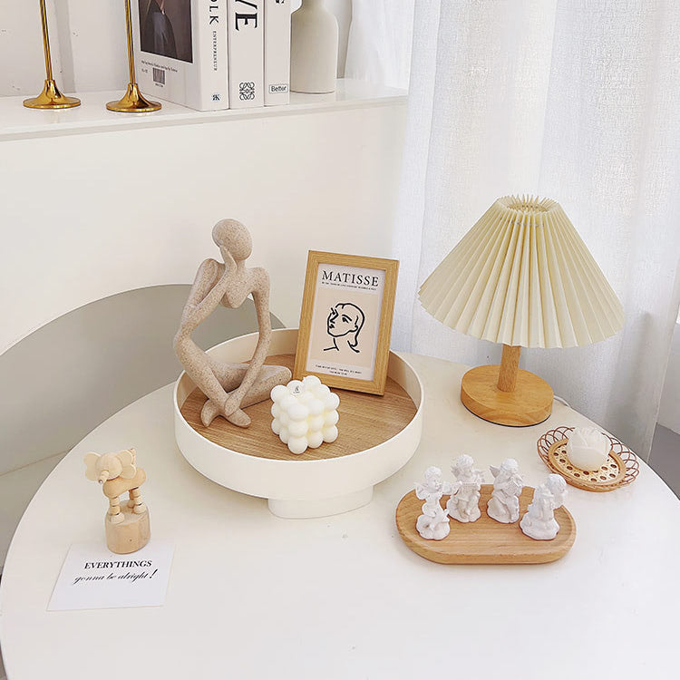 Lampska na stół z plisowanym abażurem