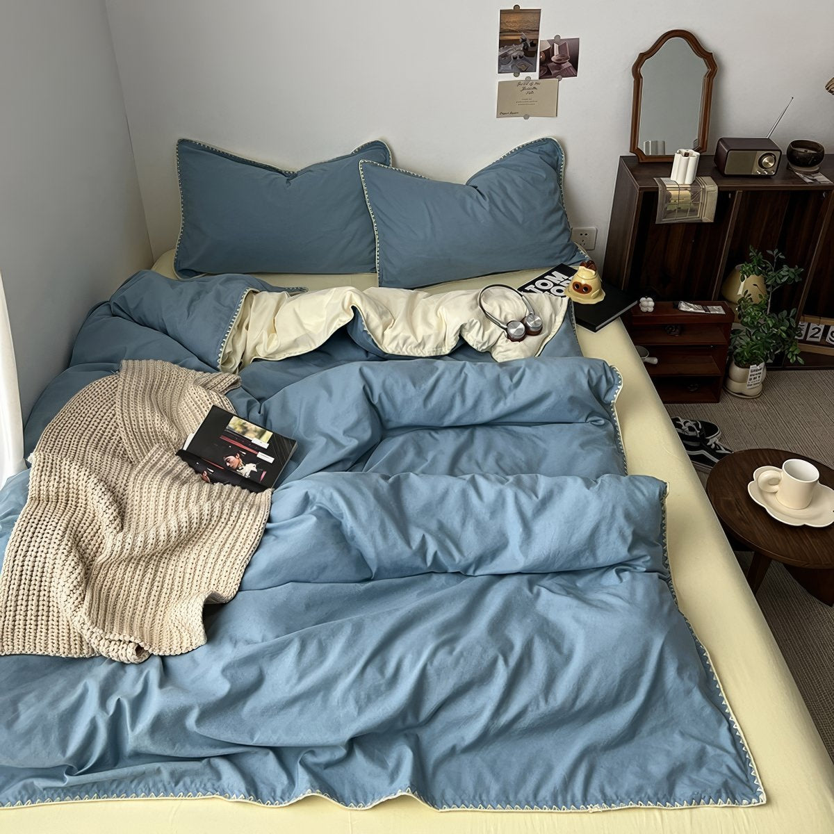 Zestaw pościeli minimalistycznej z przeszywaną krawędzią w kolorze szałwiowym