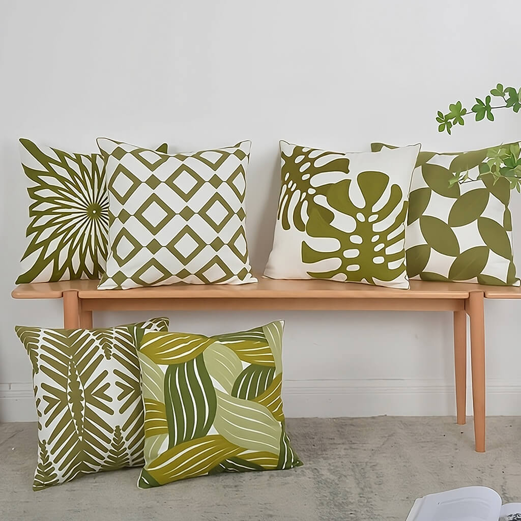 Poszewka na poduszkę z haftem w kolorze szałwiowej zieleni