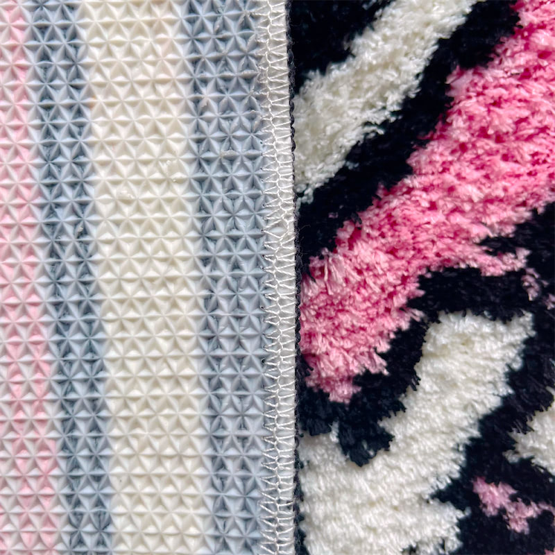 Odwrotna karta dywanik z włochatym akcentem