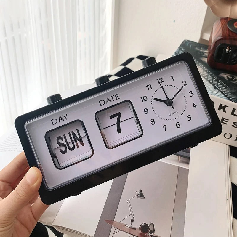 Wintage'owy zegar mechaniczny z odchyłem