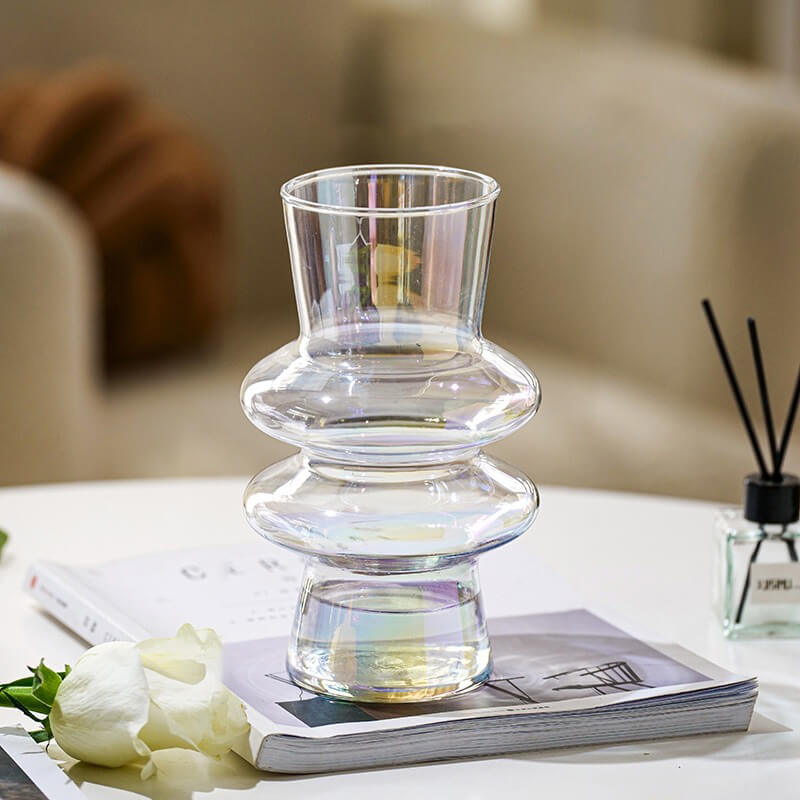 Waza na kwiaty z falującego szkła