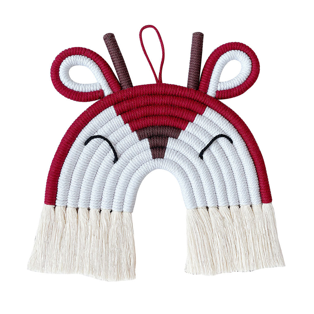 Murale z kolorowymi zwierzętami wykonane na drutach