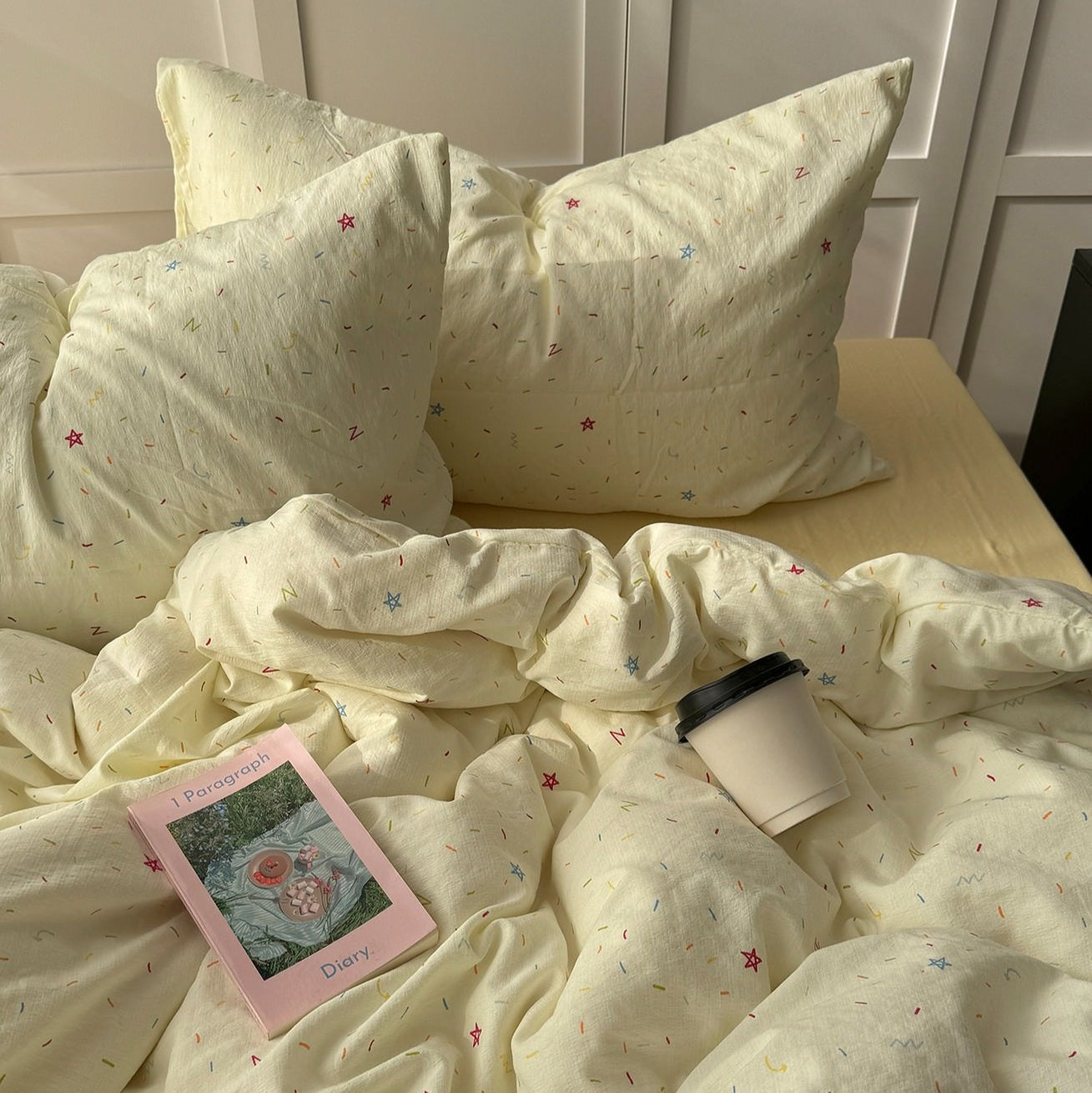 Kolorowy zestaw pościeli z pastelowymi wzorami i sprinkles